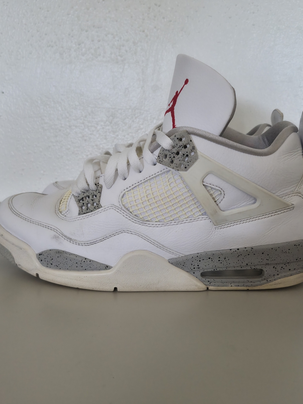 Air Jordan 4 Retro Men’s White/Cement Grey Basketball Shoes